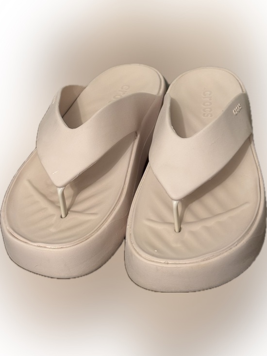 CROCS Shoes - CROCS Women's Platform Flip Sandals in Pale Pink